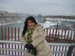 Nella in front of Niagara Falls in Buffalo, New York.